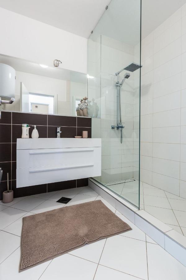 Hoplite 2Br Apartment With Free Parking Zadar Exterior foto